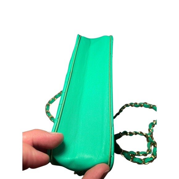 Vintage Mint Green Quilted Vinyl Shoulder Bag Gold Chain Strap - Picture 3 of 6